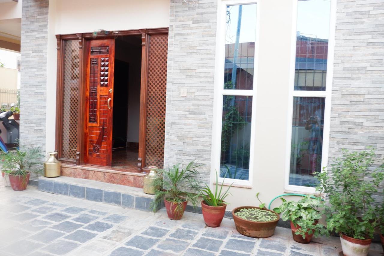 Shine Homestay Famille Francophone - Shine Home And Apartment Κατμαντού Εξωτερικό φωτογραφία