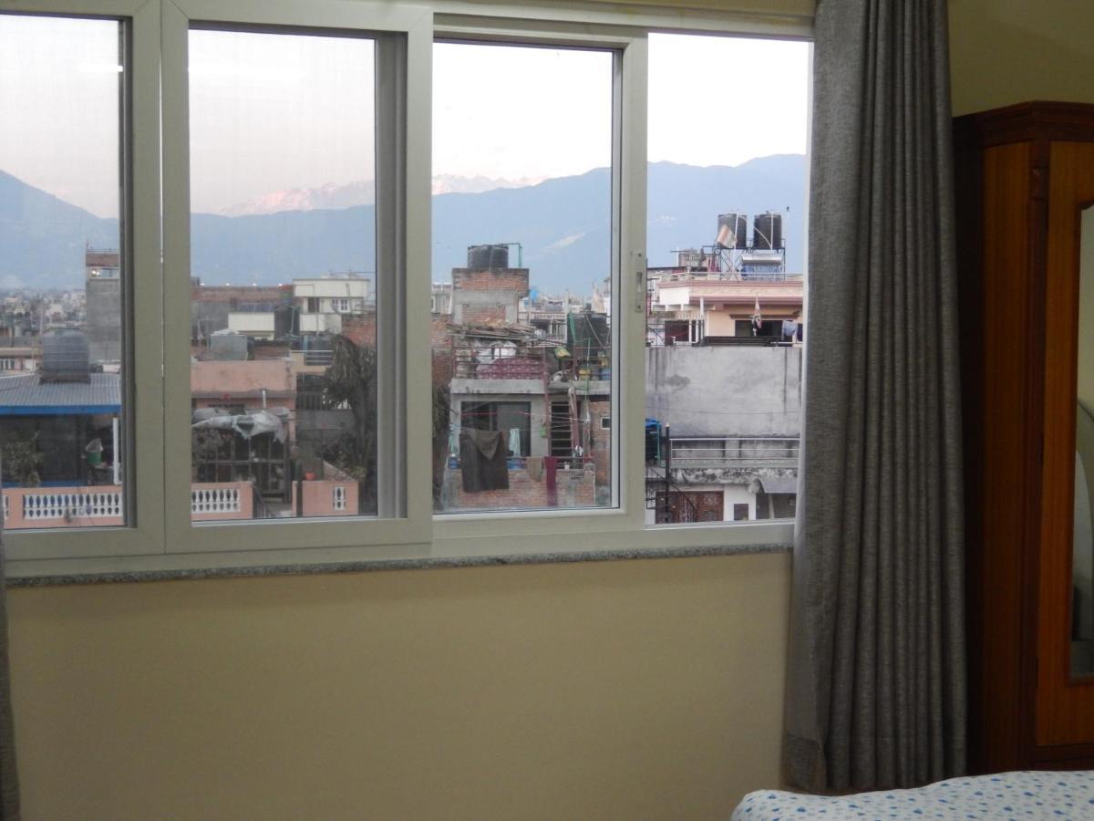Shine Homestay Famille Francophone - Shine Home And Apartment Κατμαντού Εξωτερικό φωτογραφία
