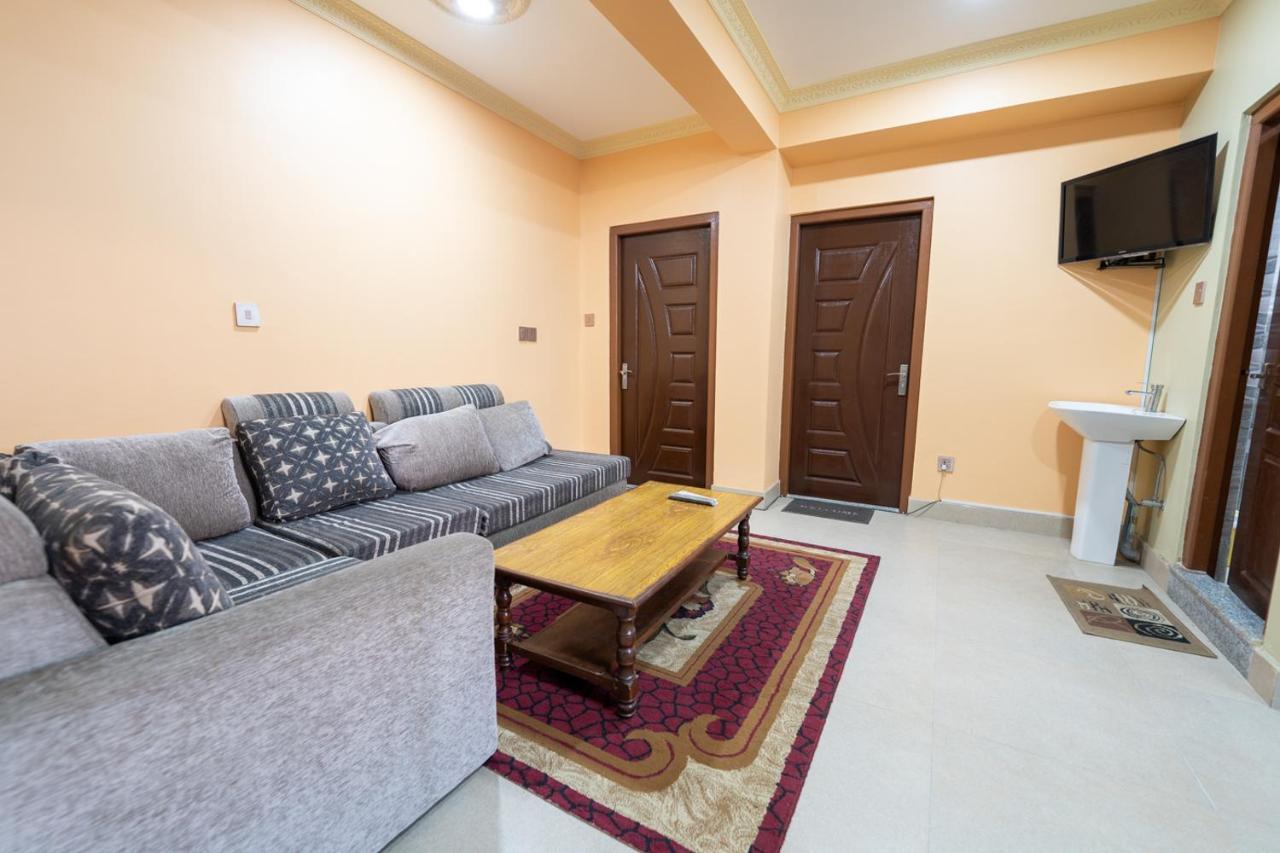 Shine Homestay Famille Francophone - Shine Home And Apartment Κατμαντού Εξωτερικό φωτογραφία