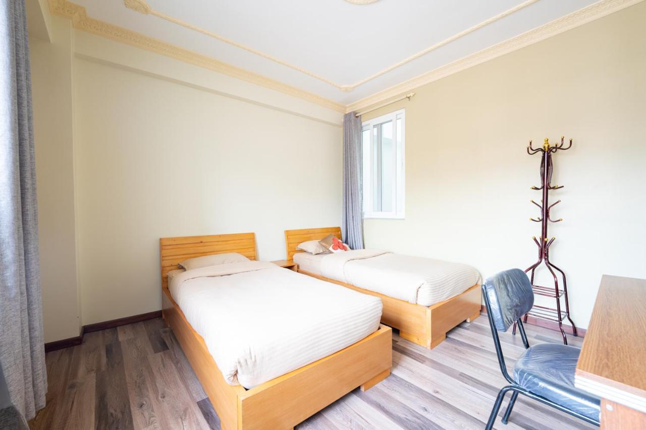 Shine Homestay Famille Francophone - Shine Home And Apartment Κατμαντού Εξωτερικό φωτογραφία