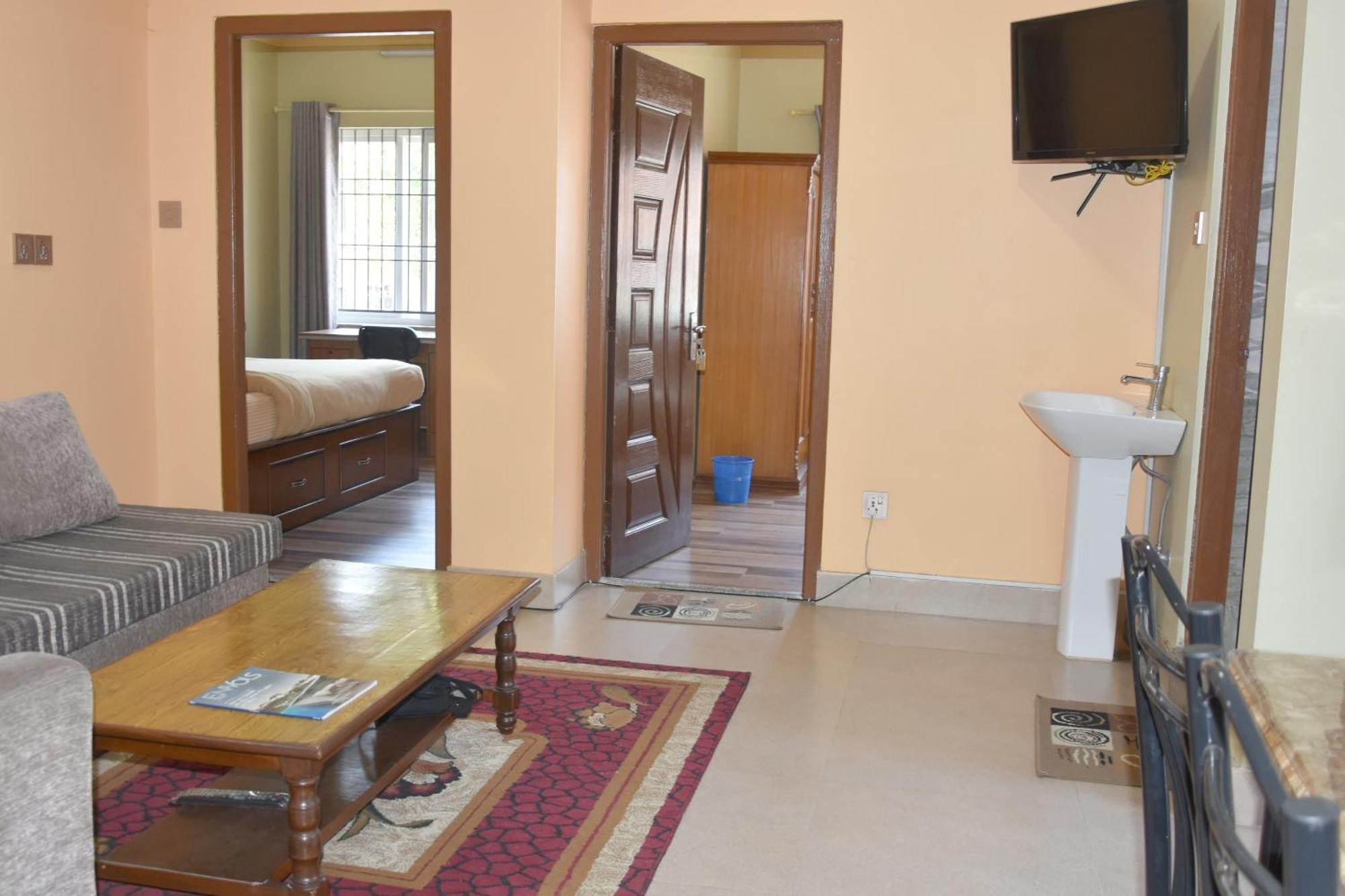 Shine Homestay Famille Francophone - Shine Home And Apartment Κατμαντού Εξωτερικό φωτογραφία