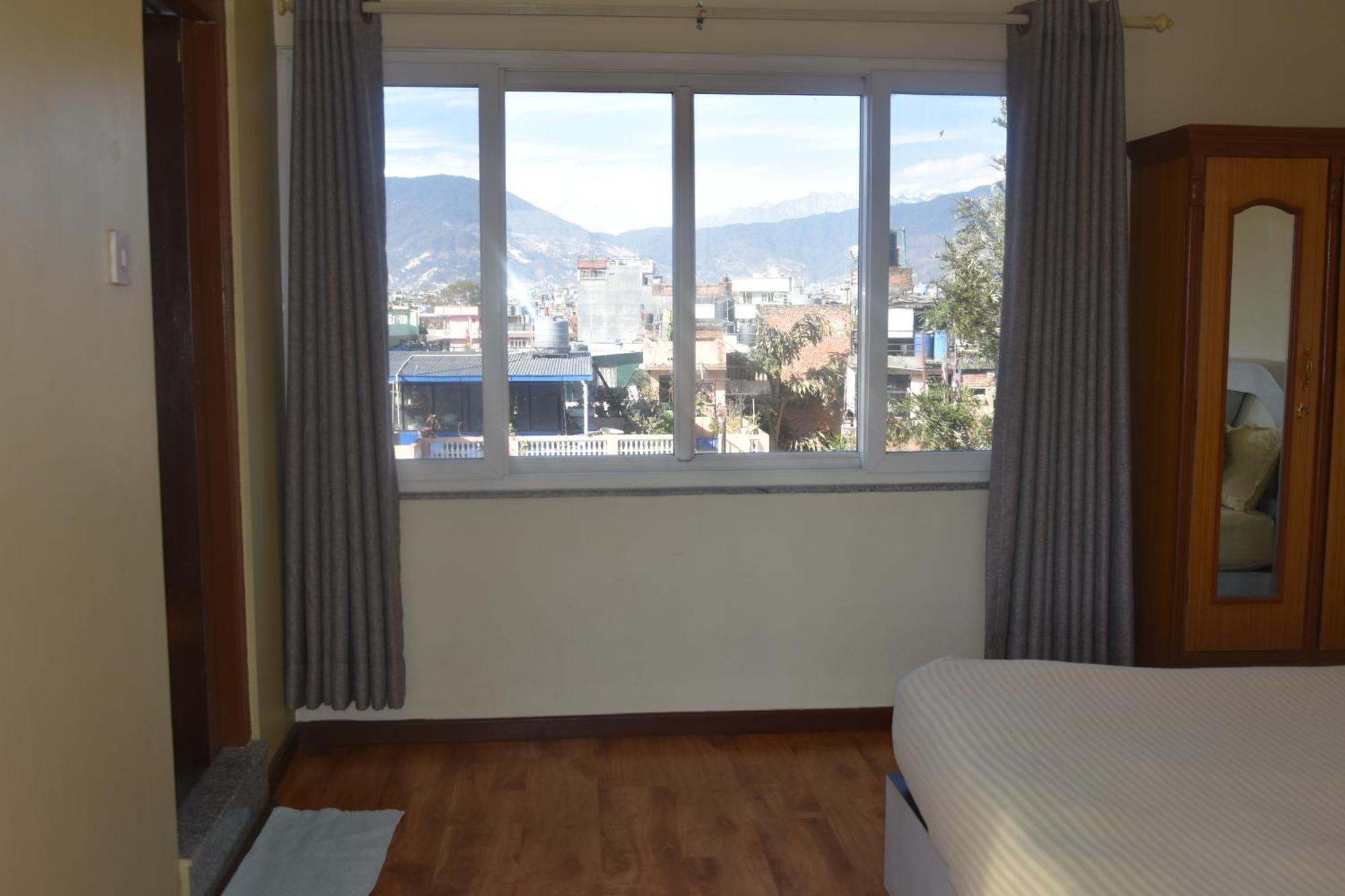 Shine Homestay Famille Francophone - Shine Home And Apartment Κατμαντού Εξωτερικό φωτογραφία