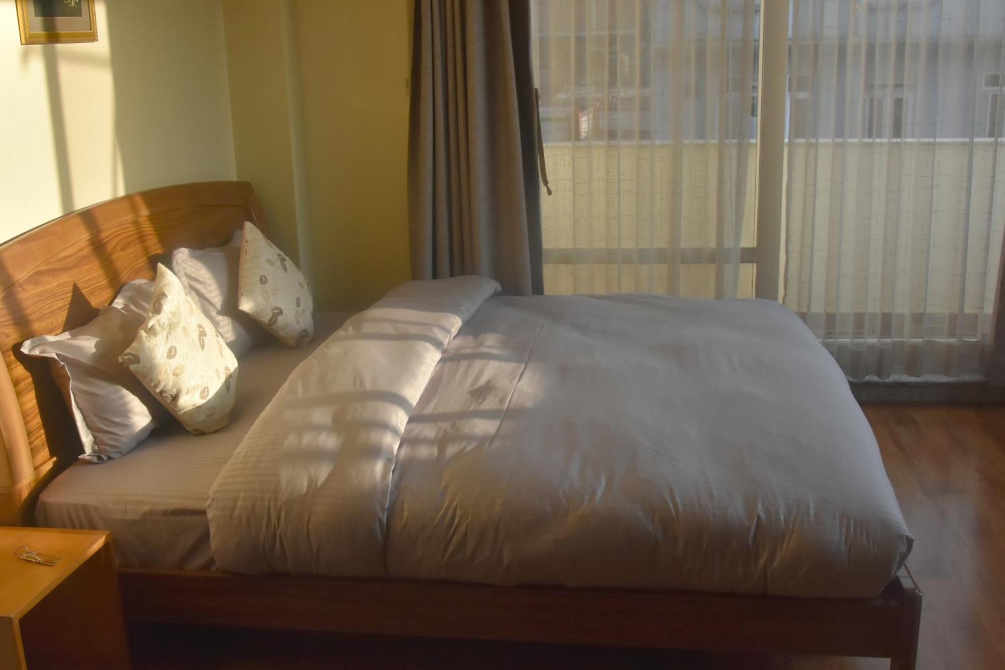 Shine Homestay Famille Francophone - Shine Home And Apartment Κατμαντού Εξωτερικό φωτογραφία