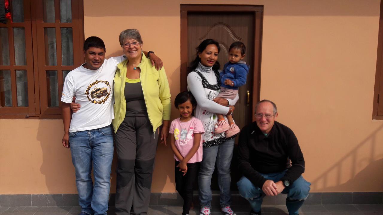 Shine Homestay Famille Francophone - Shine Home And Apartment Κατμαντού Εξωτερικό φωτογραφία