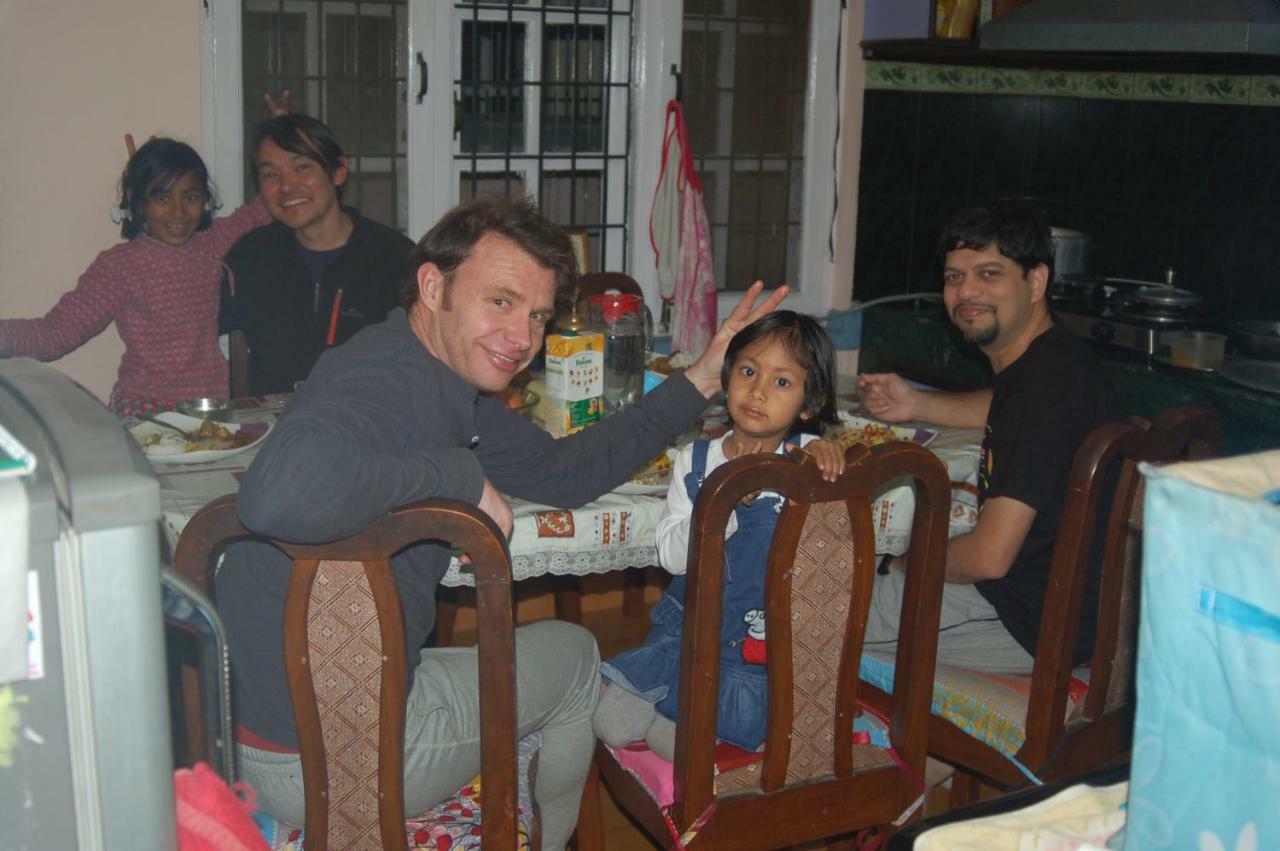Shine Homestay Famille Francophone - Shine Home And Apartment Κατμαντού Εξωτερικό φωτογραφία
