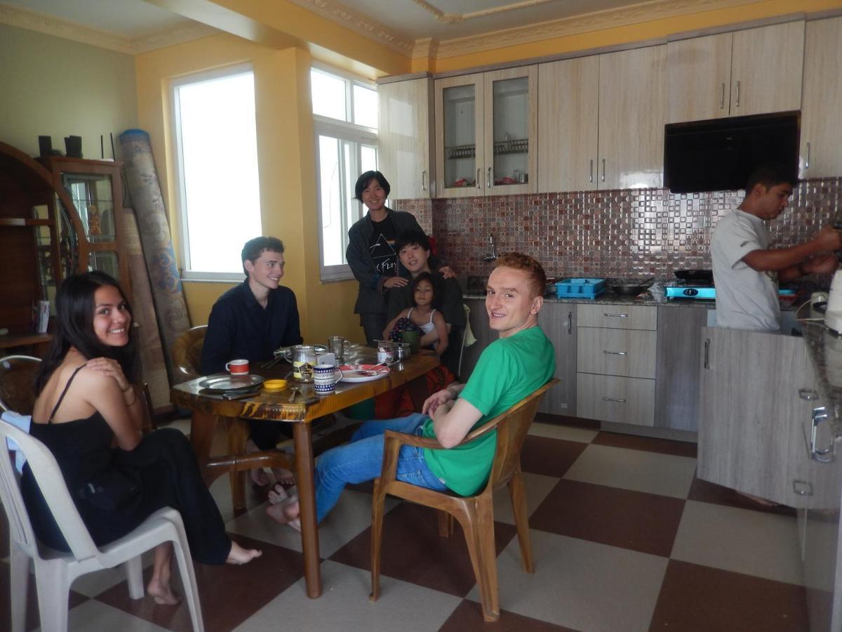 Shine Homestay Famille Francophone - Shine Home And Apartment Κατμαντού Εξωτερικό φωτογραφία