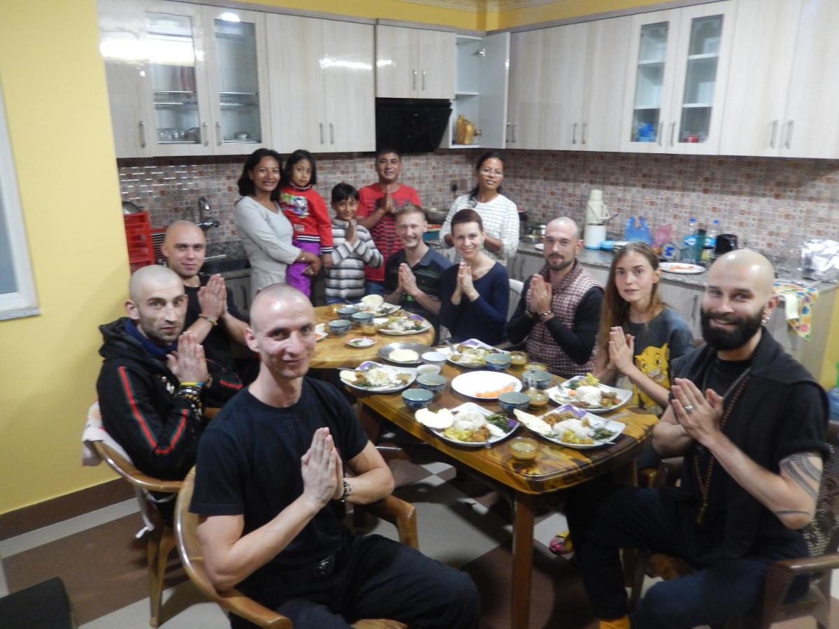 Shine Homestay Famille Francophone - Shine Home And Apartment Κατμαντού Εξωτερικό φωτογραφία