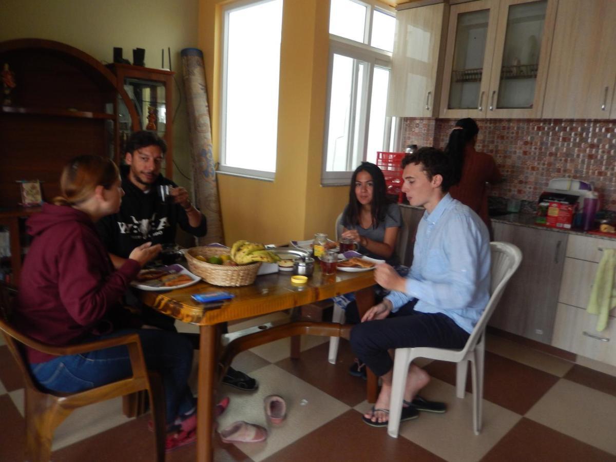 Shine Homestay Famille Francophone - Shine Home And Apartment Κατμαντού Εξωτερικό φωτογραφία